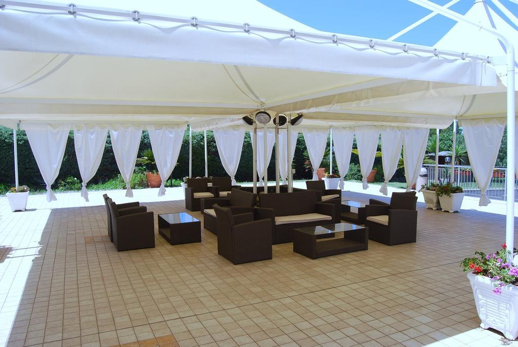 Telma Hotel แตร์ราชินา ภายนอก รูปภาพ