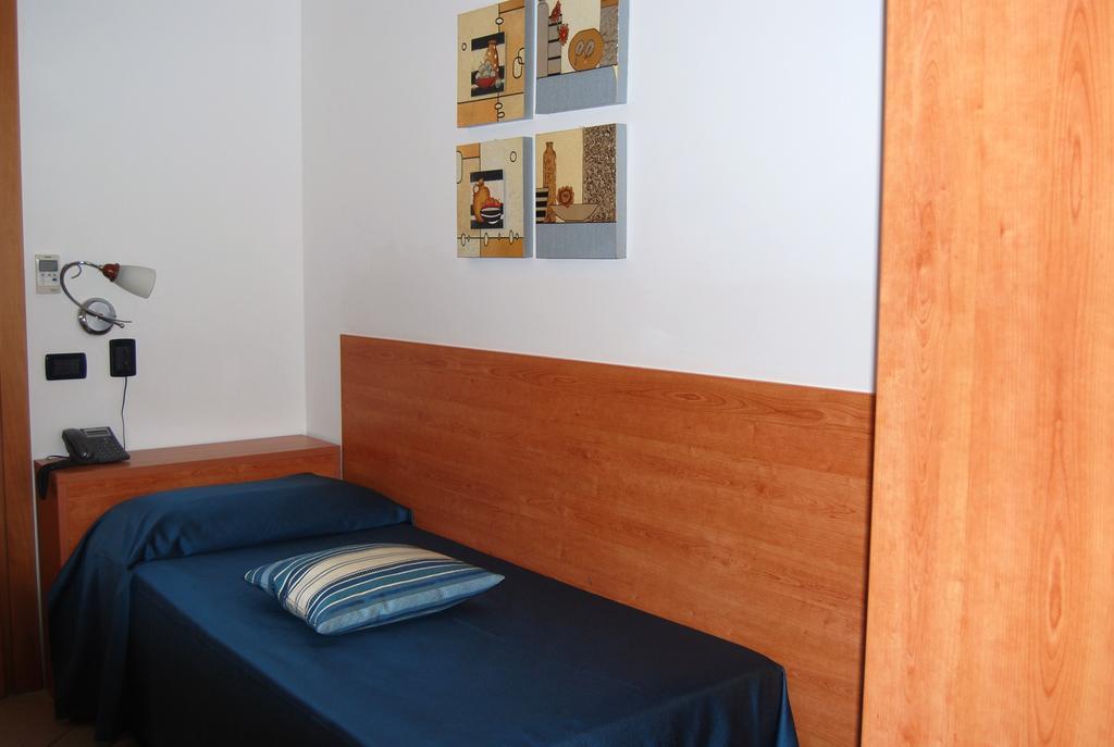Telma Hotel แตร์ราชินา ภายนอก รูปภาพ